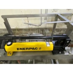 BOMBA MANUAL ENERPAC